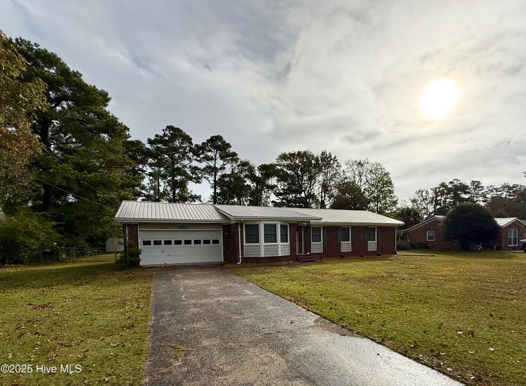 Photo of 610 Friendly Road, Morehead City, NC 28557 (MLS # 100538688)