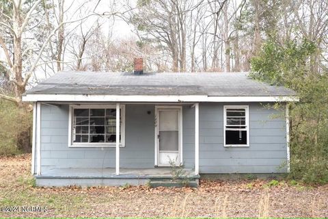 Single Family Residence in Goldsboro NC 1609 John Street.jpg