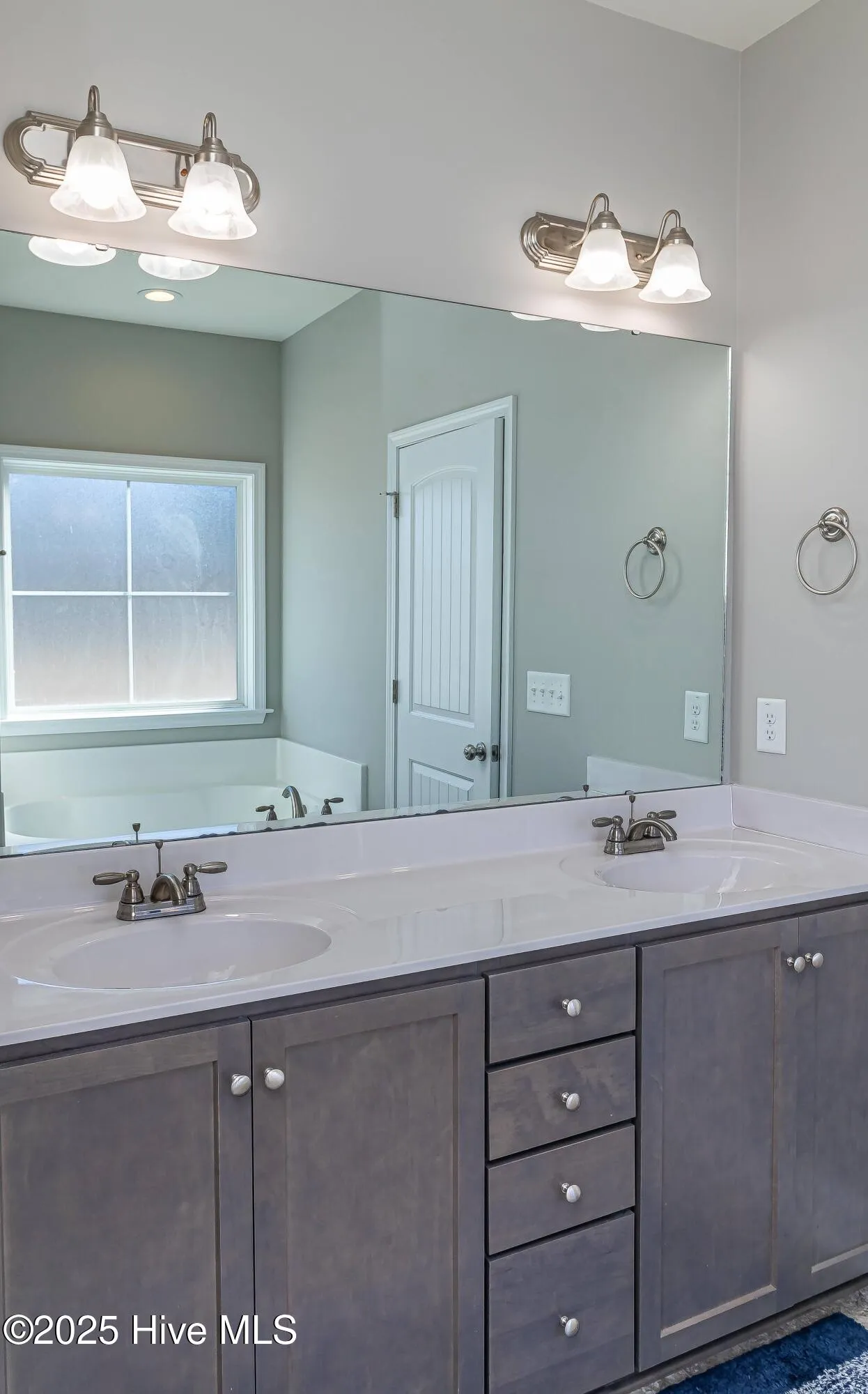 La Grange, North Carolina 28551, United States, 4 Bedrooms Bedrooms, ,3 BathroomsBathrooms,Residential,Pending,7674