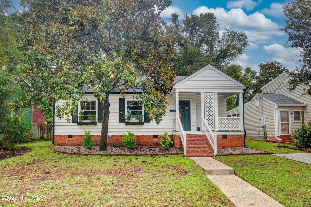 Photo of 9 Madison Street, Wilmington, NC 28401 (MLS # 100533716)