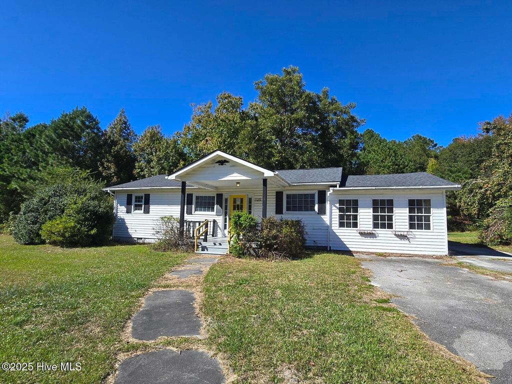 Photo of 125 Great Lake Road, Maysville, NC 28555 (MLS # 100537495)