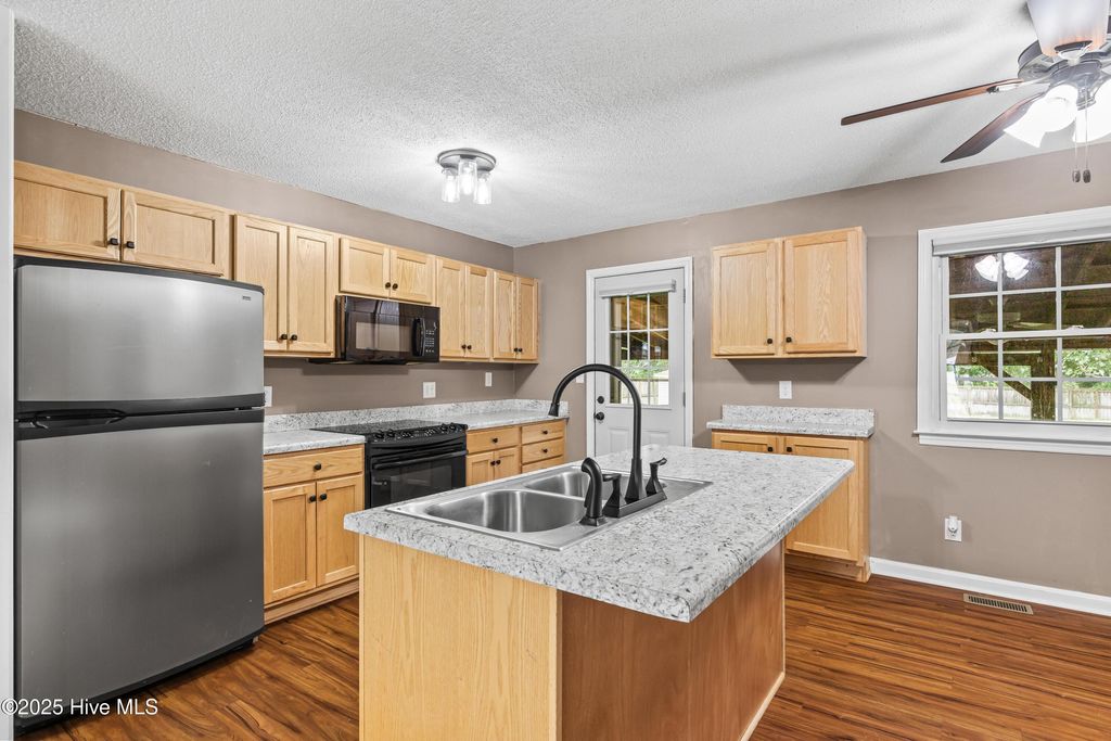 Photo of 2605 Country Club Road, Jacksonville, NC 28546 (MLS # 100533440)