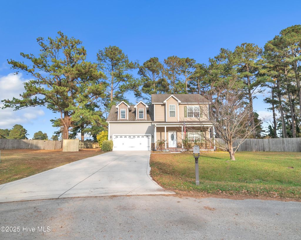 Photo of 111 Briscoe Drive, Richlands, NC 28574 (MLS # 100542830)