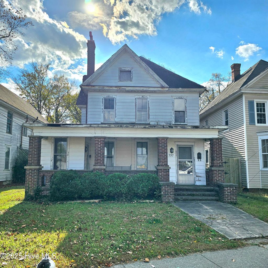 Photo of 737 Riverside Avenue, Elizabeth City, NC 27909 (MLS # 100541593)