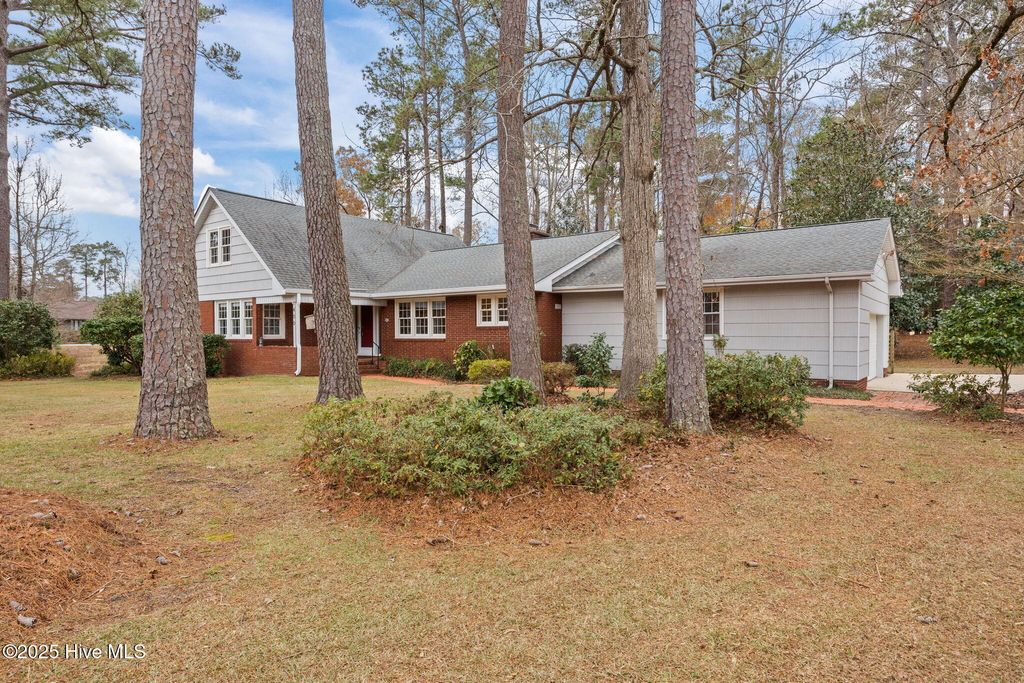 Photo of 400 Country Club Drive, Jacksonville, NC 28546 (MLS # 100544163)