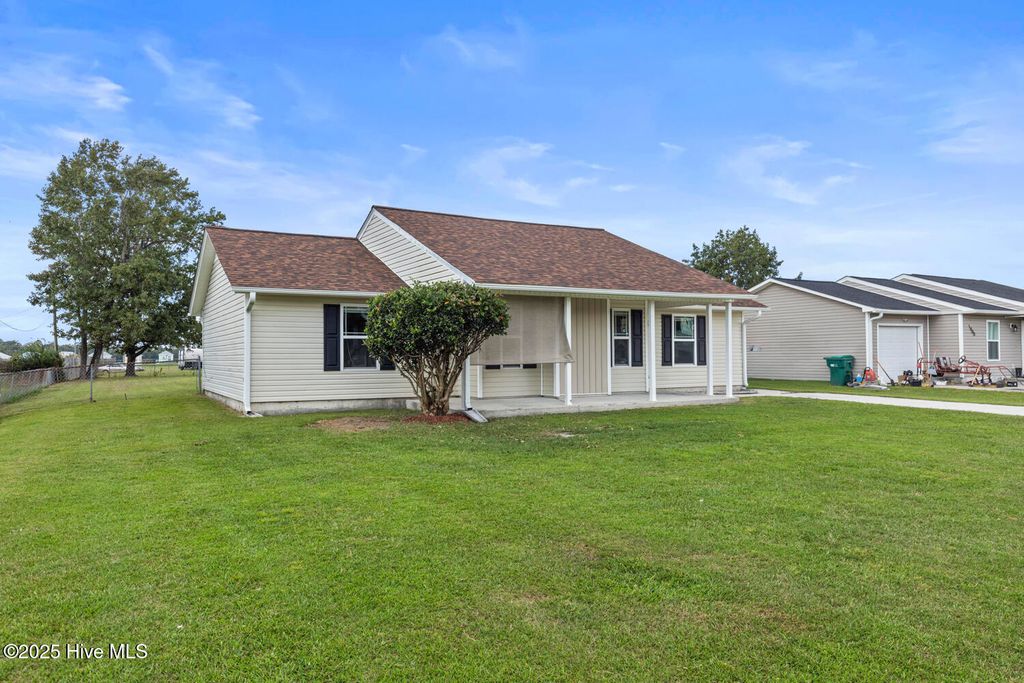 Photo of 1402 Halltown Road, Jacksonville, NC 28546 (MLS # 100533299)
