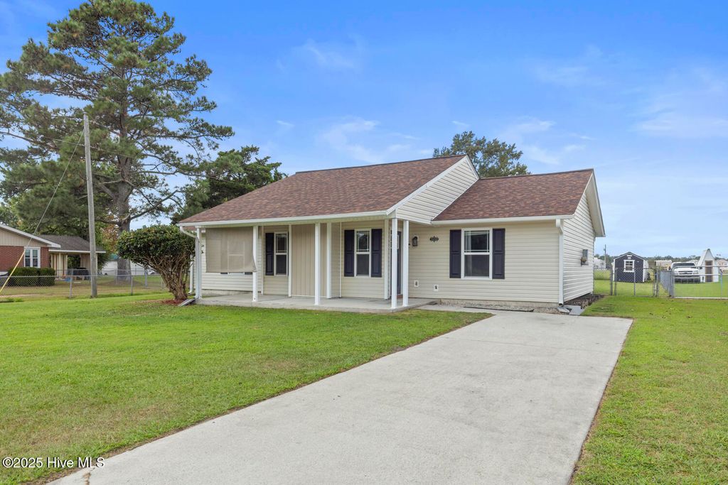 Photo of 1402 Halltown Road, Jacksonville, NC 28546 (MLS # 100533299)