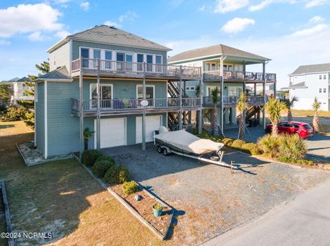 A home in Topsail Beach