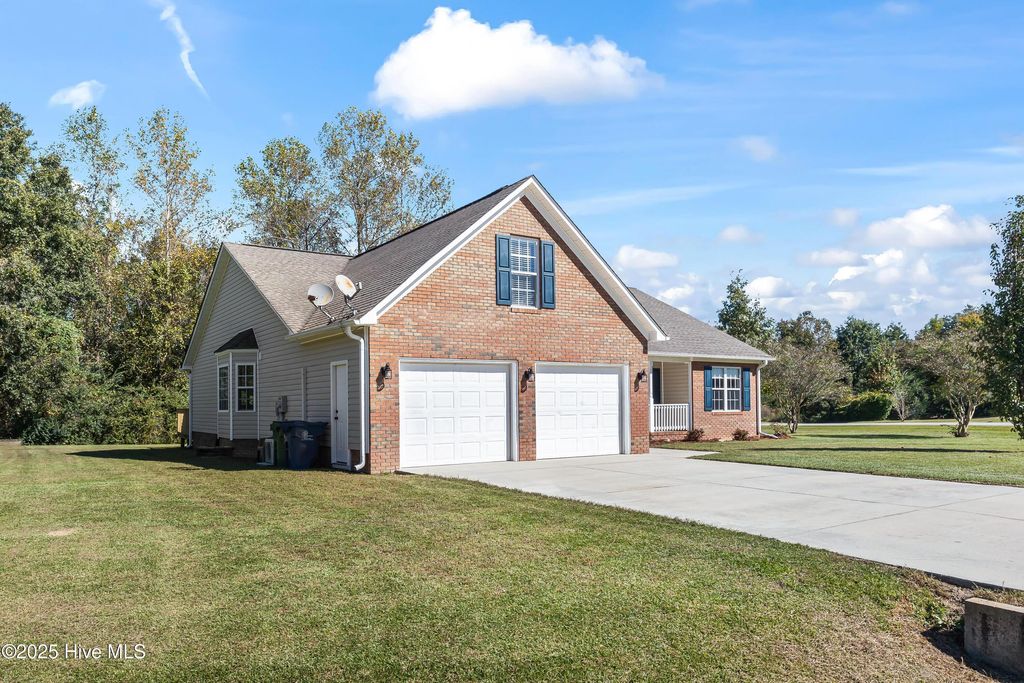 Photo of 100 Bertie Court, Jacksonville, NC 28540 (MLS # 100537821)