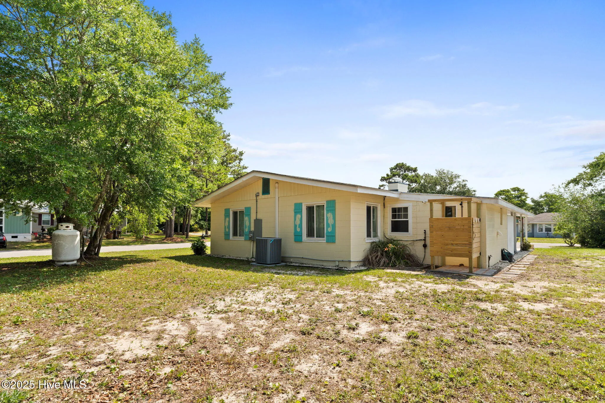 Oak Island, North Carolina 28465, United States, 3 Bedrooms Bedrooms, ,2 BathroomsBathrooms,Residential,Pending,183252
