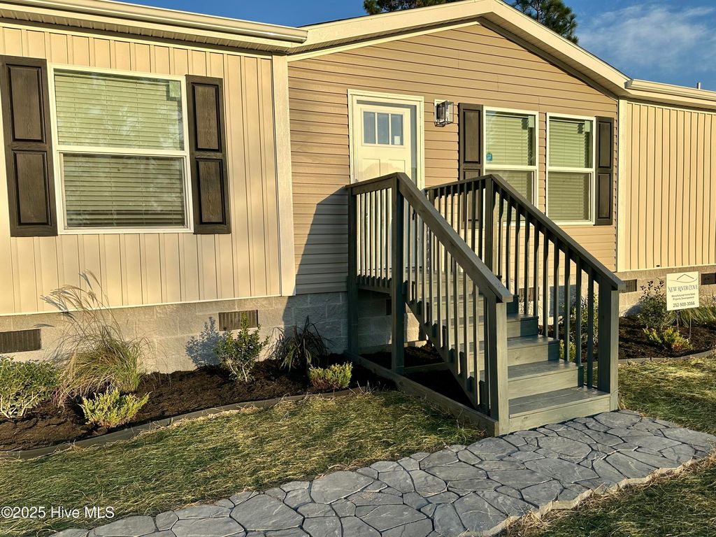 Photo of 113 Creek Line Drive, Newport, NC 28570 (MLS # 100540775)