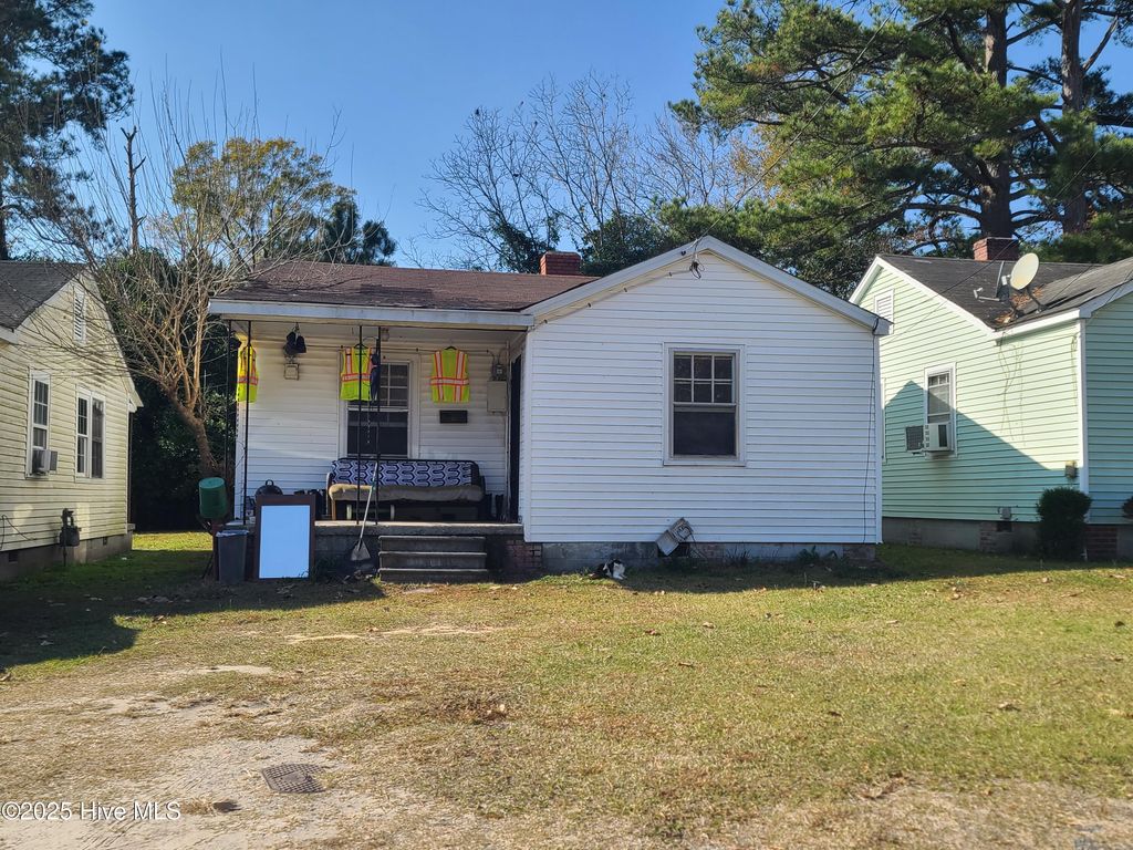 Photo of 208 Clay Street, Kinston, NC 28501 (MLS # 100542904)