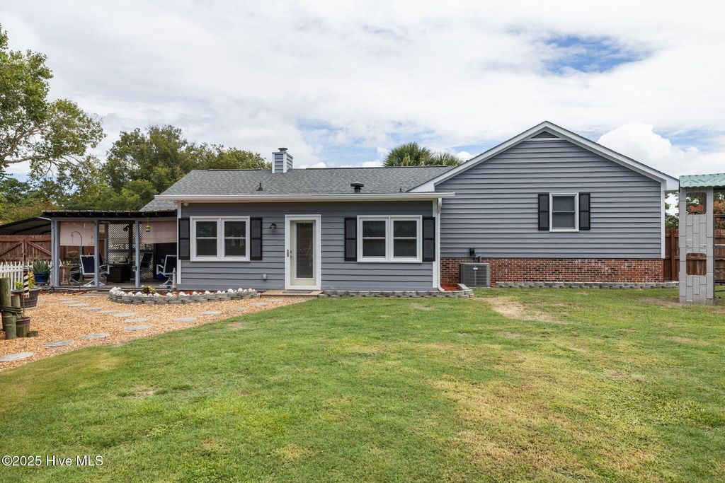Photo of 1815 Paulette Road, Morehead City, NC 28557 (MLS # 100521210)
