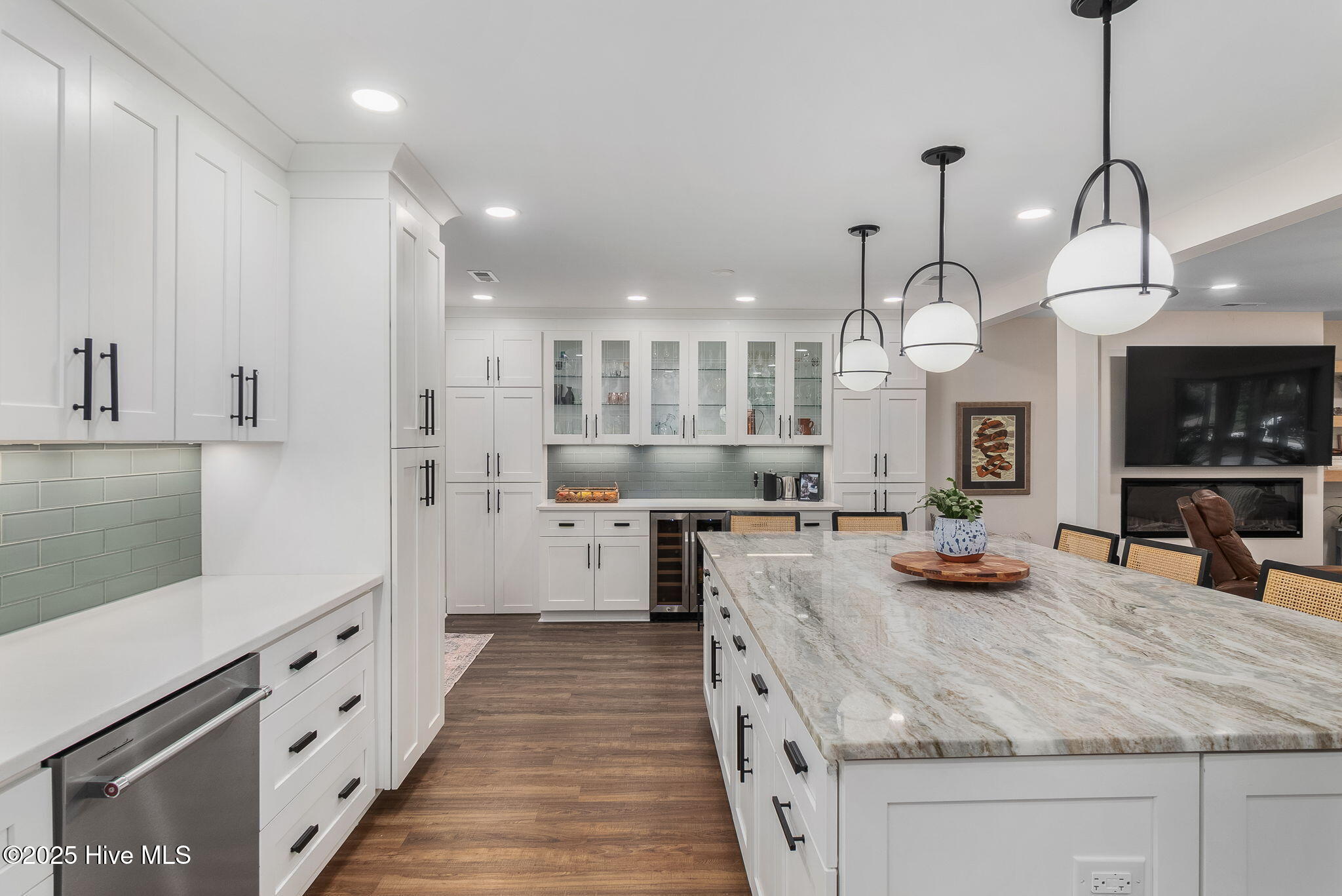 135 Mimosa Boulevard