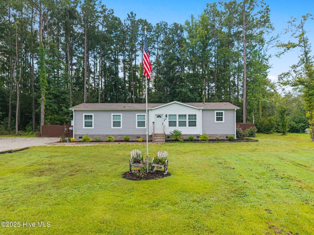 Photo of 546 Pond Road, Rocky Point, NC 28457 (MLS # 100522065)