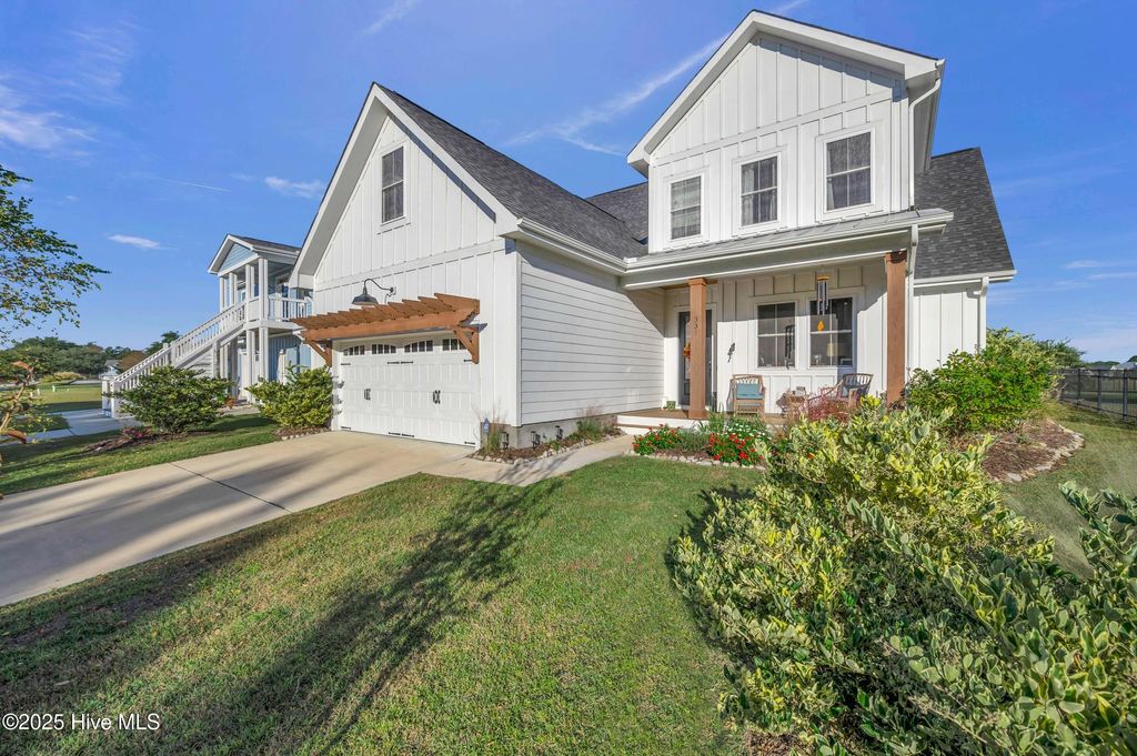 Photo of 331 Spicer Lake Drive, Holly Ridge, NC 28445 (MLS # 100543268)