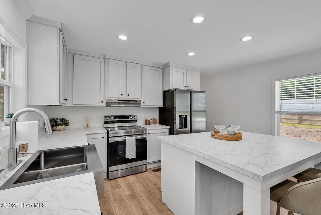 Photo of 3656 Lakeview Drive SW, Supply, NC 28462 (MLS # 100503763)