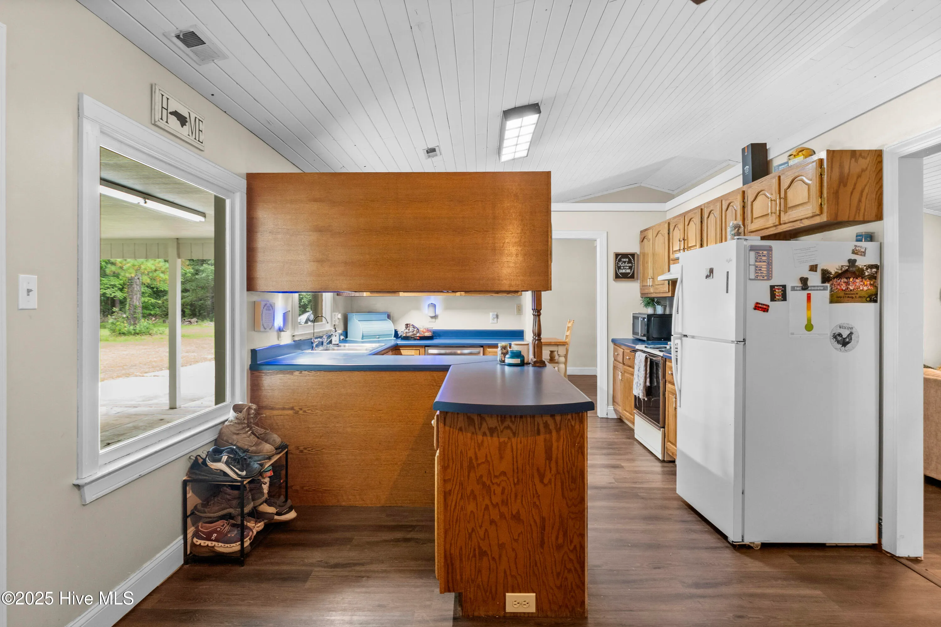 Jacksonville, North Carolina 28546, United States, 3 Bedrooms Bedrooms, ,3 BathroomsBathrooms,Residential,Pending,205630