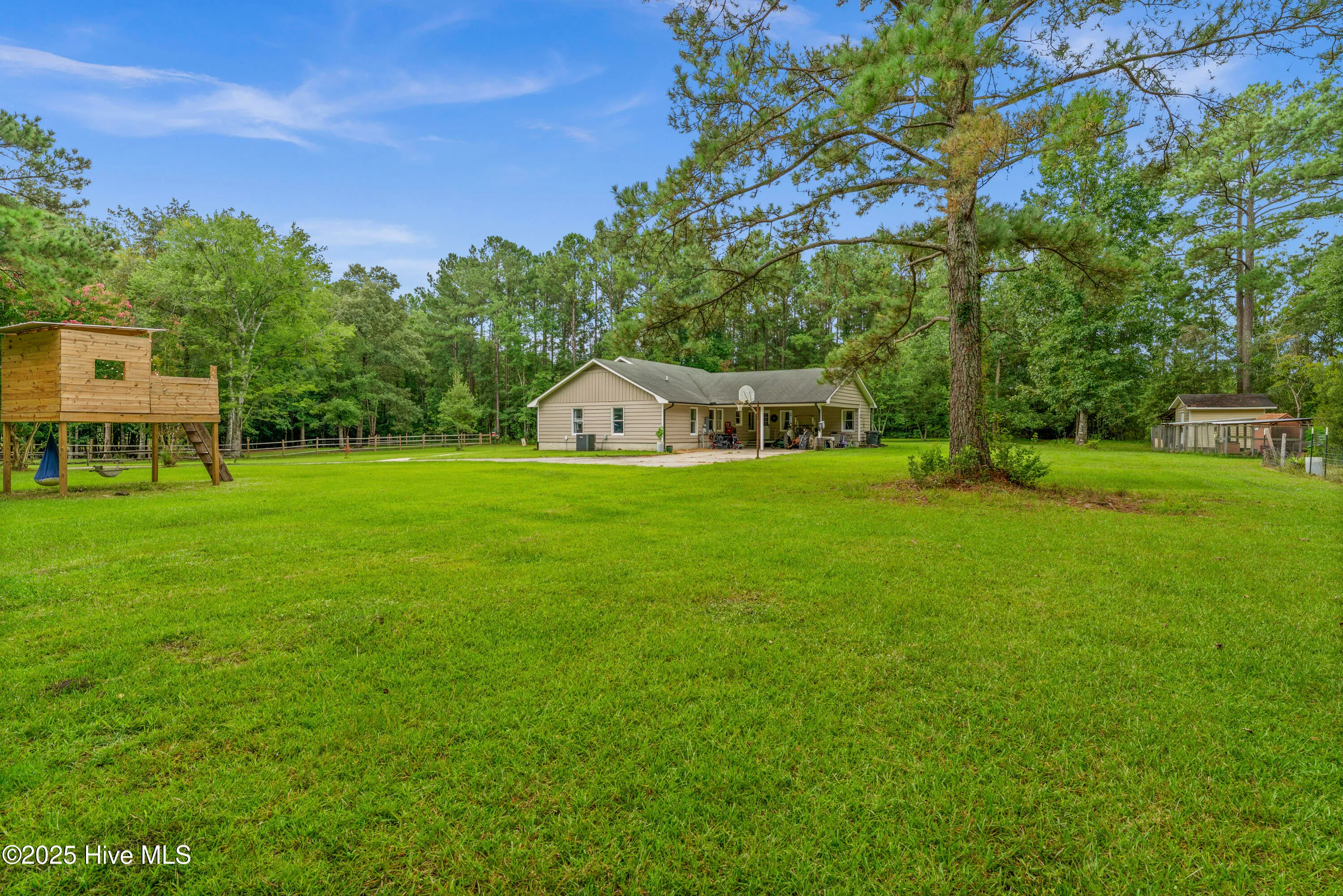 Jacksonville, North Carolina 28546, United States, 3 Bedrooms Bedrooms, ,3 BathroomsBathrooms,Residential,Pending,205630