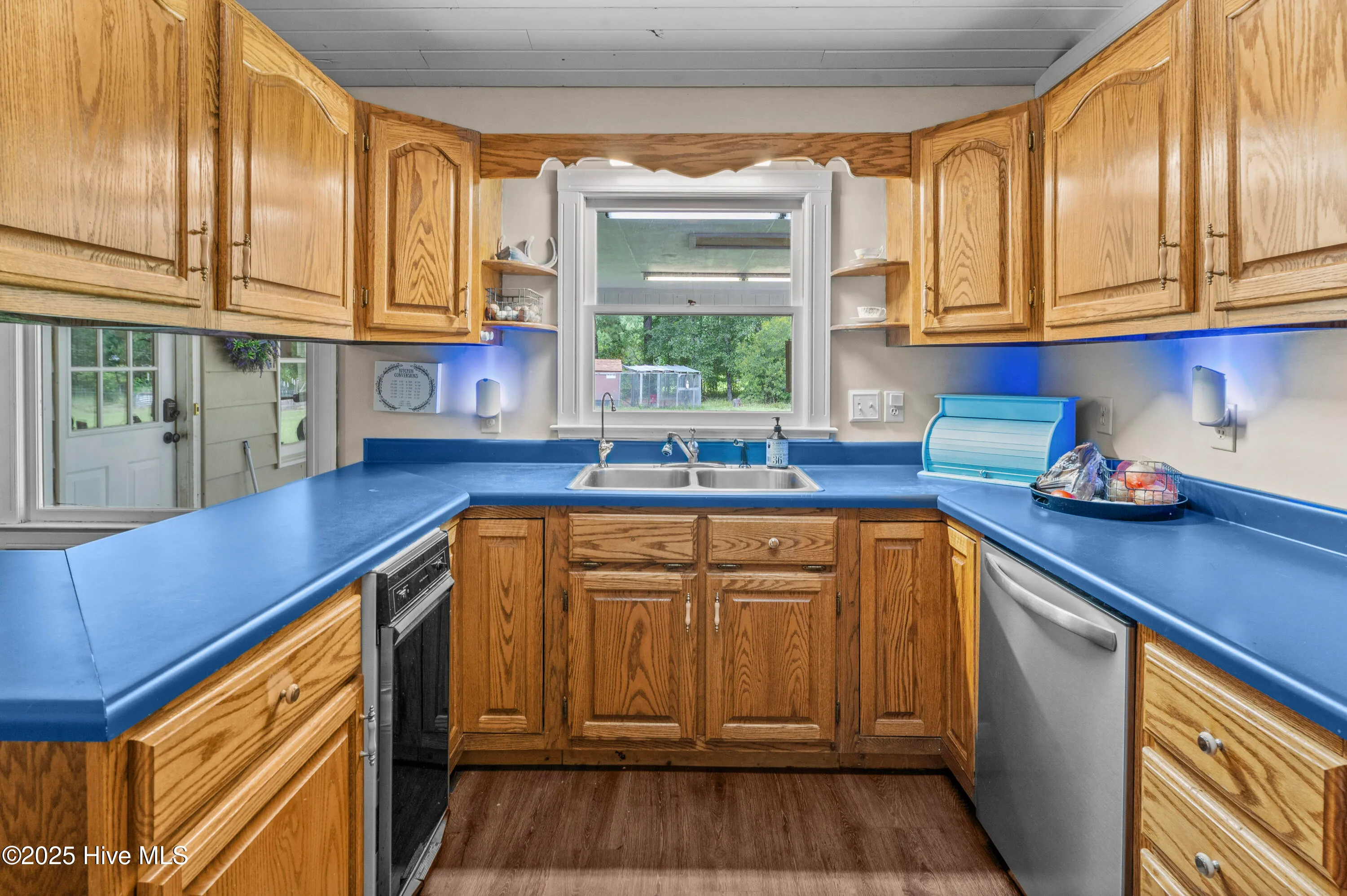 Jacksonville, North Carolina 28546, United States, 3 Bedrooms Bedrooms, ,3 BathroomsBathrooms,Residential,Pending,205630