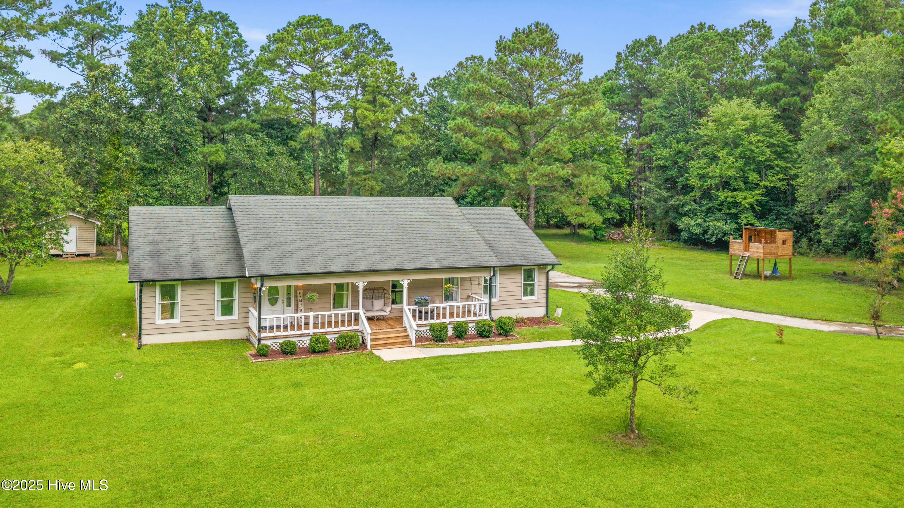 Jacksonville, North Carolina 28546, United States, 3 Bedrooms Bedrooms, ,3 BathroomsBathrooms,Residential,Pending,205630