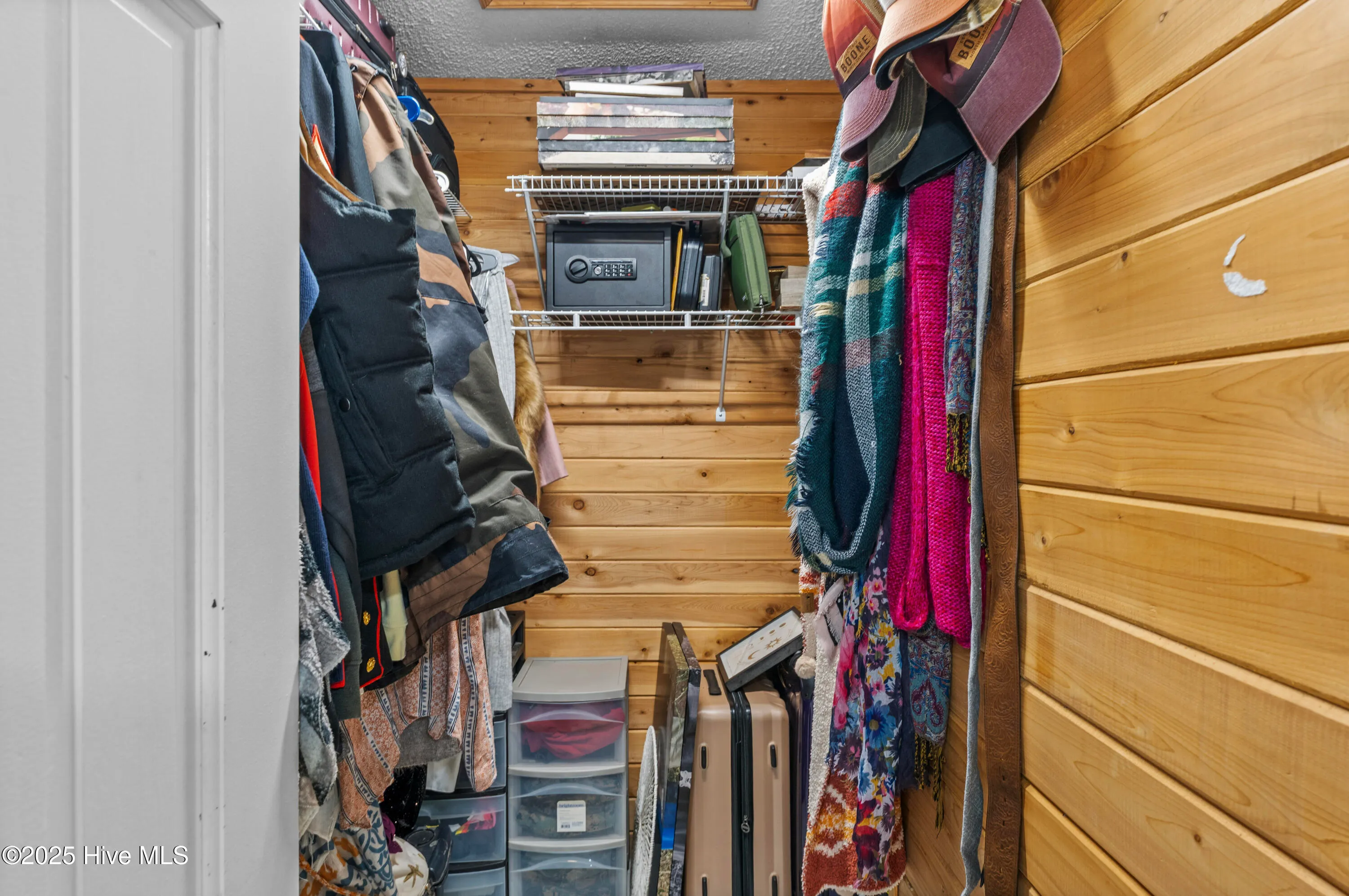 Jacksonville, North Carolina 28546, United States, 3 Bedrooms Bedrooms, ,3 BathroomsBathrooms,Residential,Pending,205630