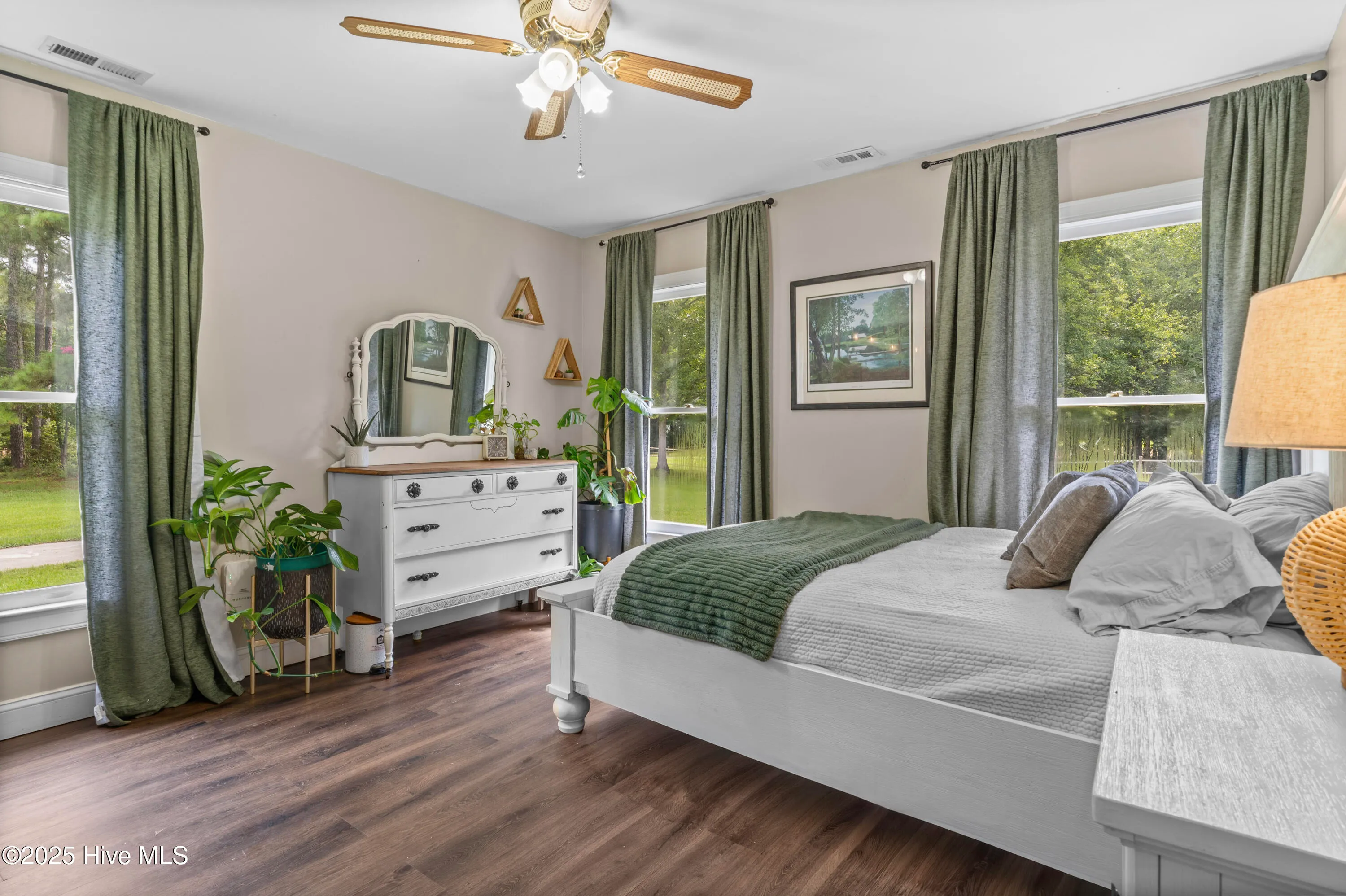 Jacksonville, North Carolina 28546, United States, 3 Bedrooms Bedrooms, ,3 BathroomsBathrooms,Residential,Pending,205630