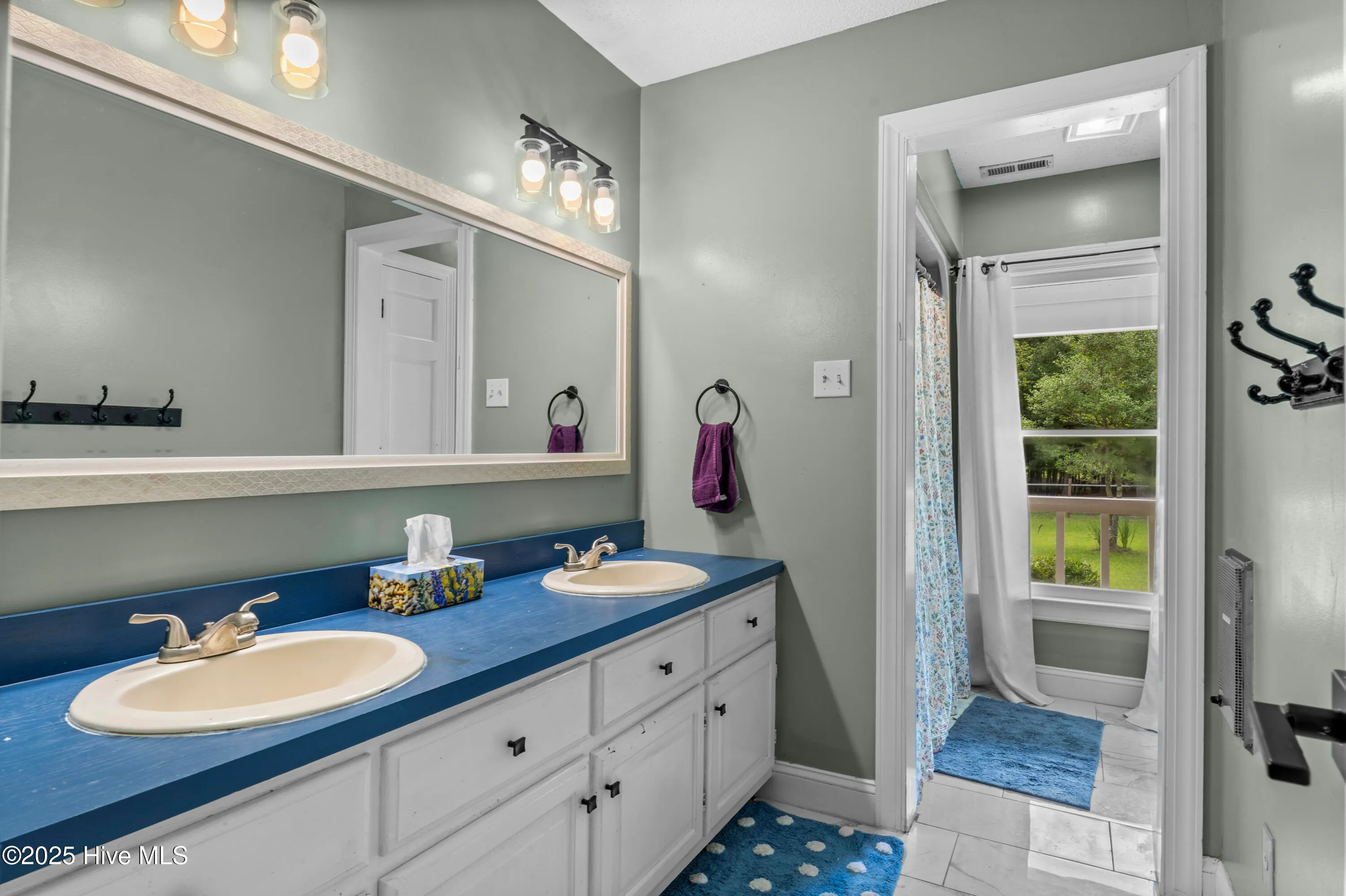 Jacksonville, North Carolina 28546, United States, 3 Bedrooms Bedrooms, ,3 BathroomsBathrooms,Residential,Pending,205630