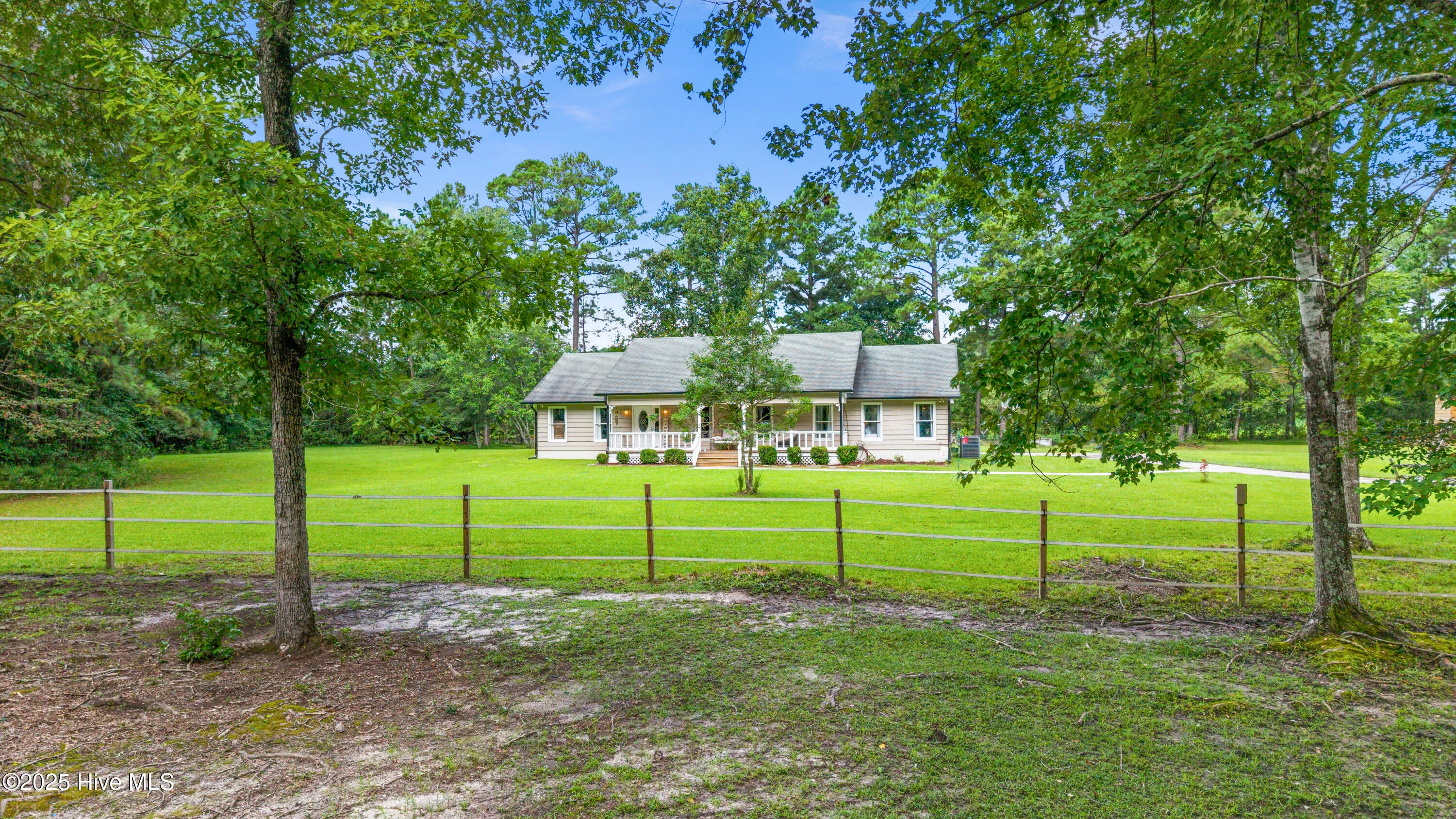 Jacksonville, North Carolina 28546, United States, 3 Bedrooms Bedrooms, ,3 BathroomsBathrooms,Residential,Pending,205630