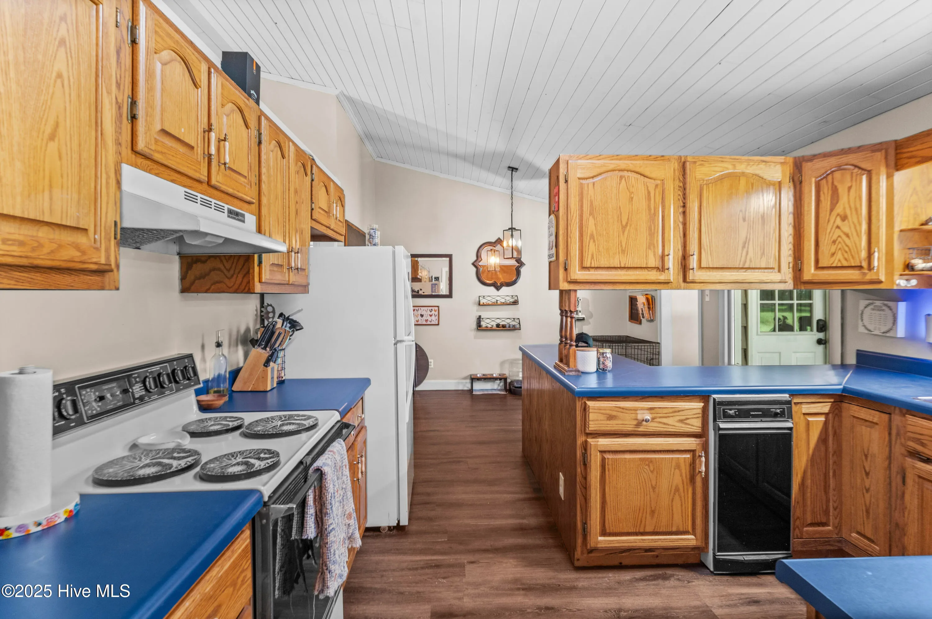 Jacksonville, North Carolina 28546, United States, 3 Bedrooms Bedrooms, ,3 BathroomsBathrooms,Residential,Pending,205630