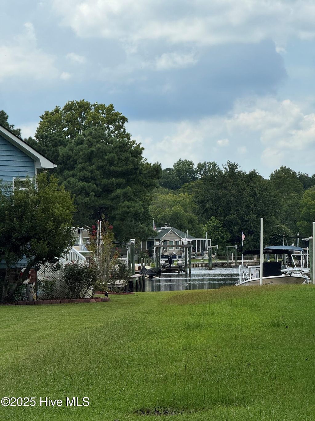 Photo of 113 Channel Run Drive, River Bend, NC 28562 (MLS # 100528358)