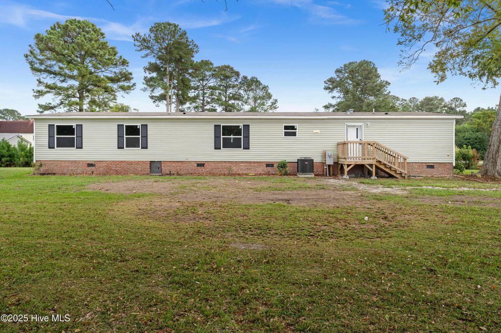 Photo of 120 NW First Street, Teachey, NC 28464 (MLS # 100535533)