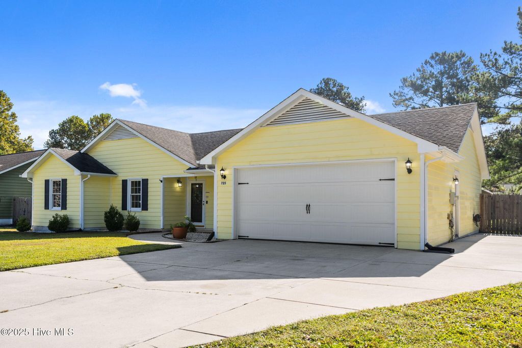 Photo of 725 Stonewall Avenue, Jacksonville, NC 28540 (MLS # 100533987)