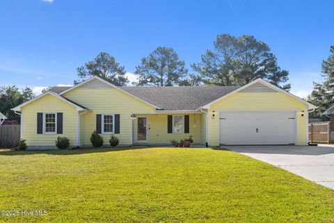 Photo of 725 Stonewall Avenue, Jacksonville, NC 28540 (MLS # 100533987) Photo of 725 Stonewall Avenue, Jacksonville, NC 28540 (MLS # 100533987)
