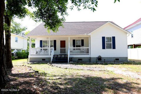 A home in Oak Island