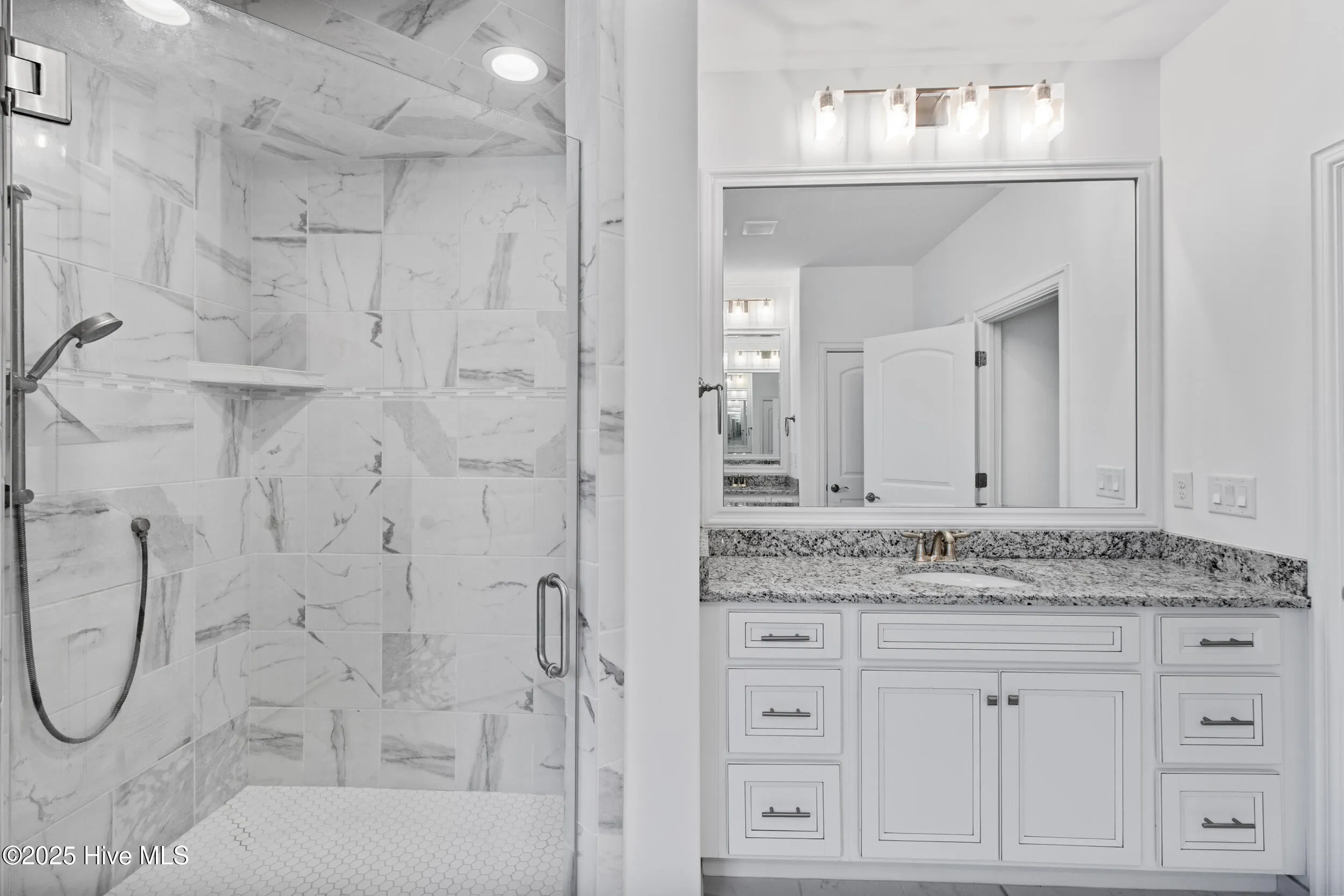 Wilmington, North Carolina 28412, United States, 3 Bedrooms Bedrooms, ,3 BathroomsBathrooms,Residential,Pending,111427