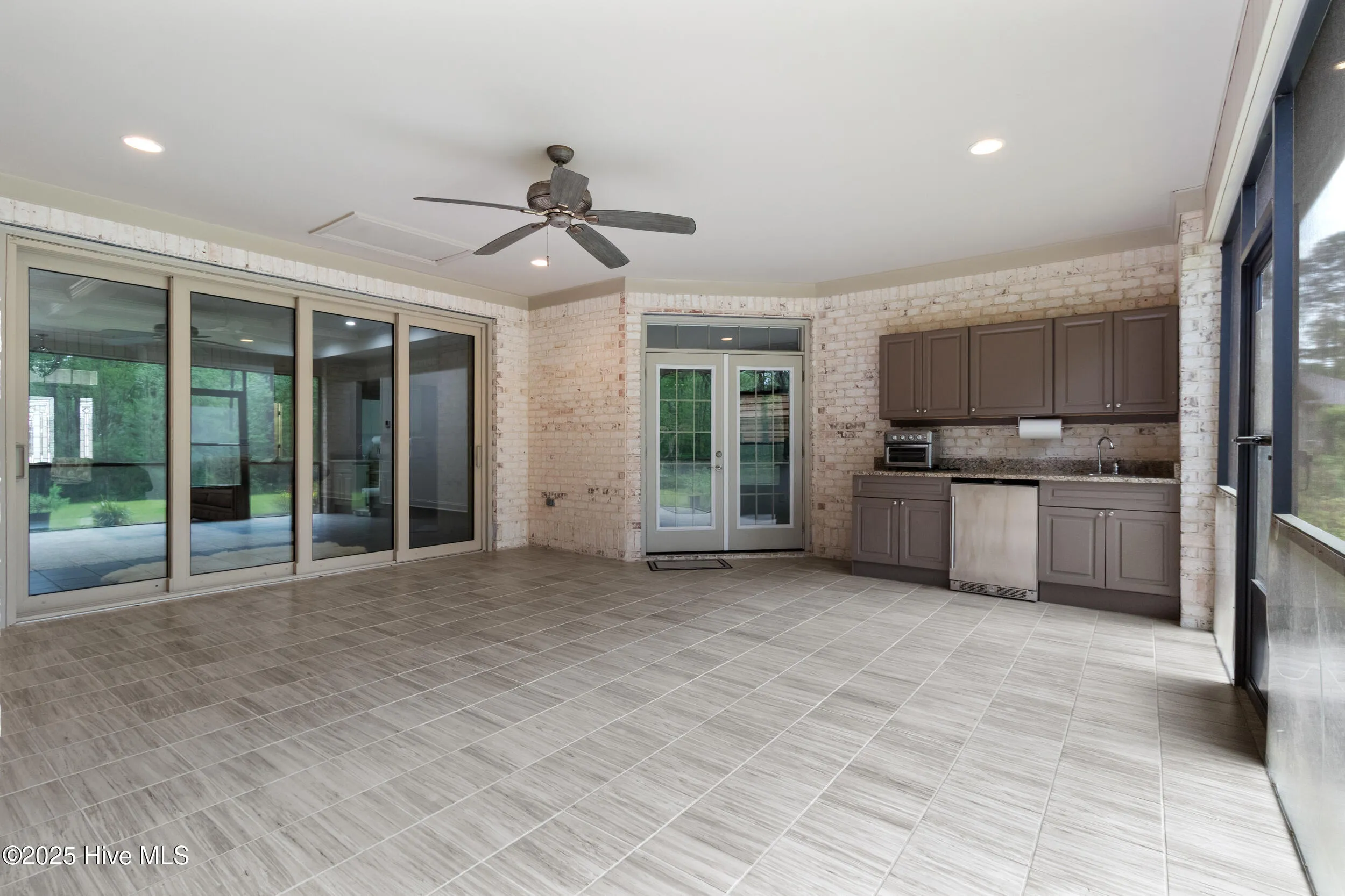 Wilmington, North Carolina 28412, United States, 3 Bedrooms Bedrooms, ,3 BathroomsBathrooms,Residential,Pending,111427