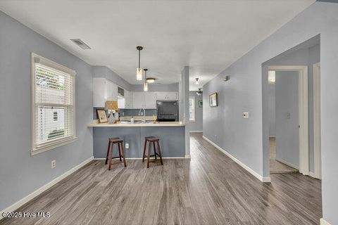 Tiny photo for 2720 S 17th Street S #Apt D, Wilmington, NC 28412 (MLS # 100535048)