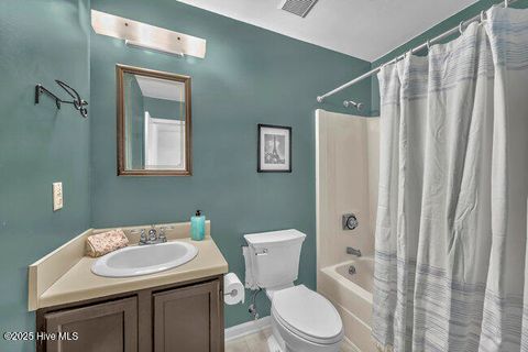 Tiny photo for 2720 S 17th Street S #Apt D, Wilmington, NC 28412 (MLS # 100535048)