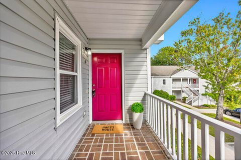 Tiny photo for 2720 S 17th Street S #Apt D, Wilmington, NC 28412 (MLS # 100535048)