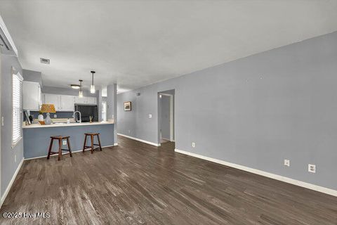 Tiny photo for 2720 S 17th Street S #Apt D, Wilmington, NC 28412 (MLS # 100535048)