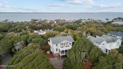 A home in Pine Knoll Shores