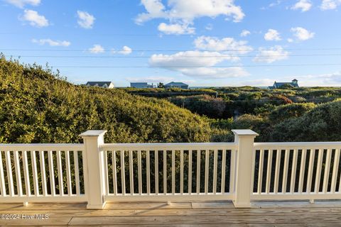 A home in Pine Knoll Shores