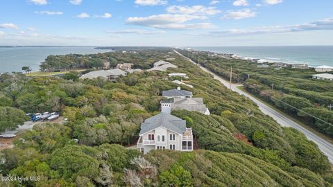 A home in Pine Knoll Shores