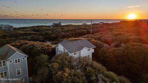 A home in Pine Knoll Shores