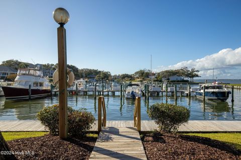 A home in Pine Knoll Shores