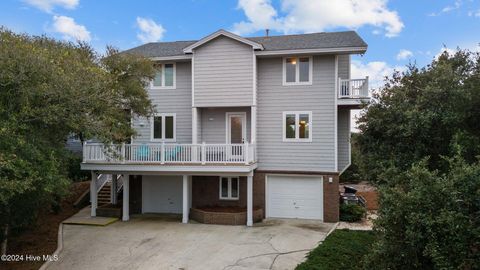 A home in Pine Knoll Shores