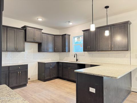 A home in Raeford