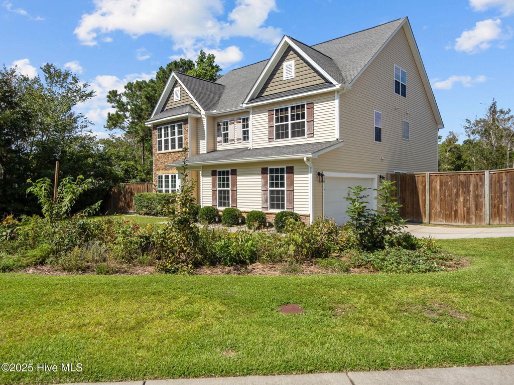 Photo of 111 Creek End Court, Swansboro, NC 28584 (MLS # 100525324)