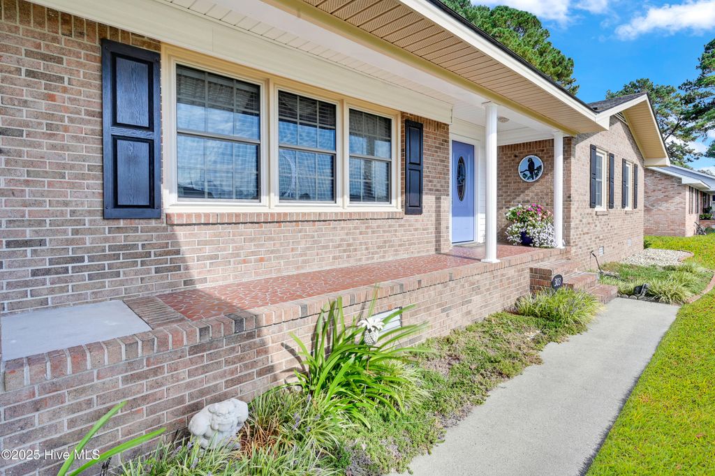 Photo of 303 Pine Lane, Washington, NC 27889 (MLS # 100532595)